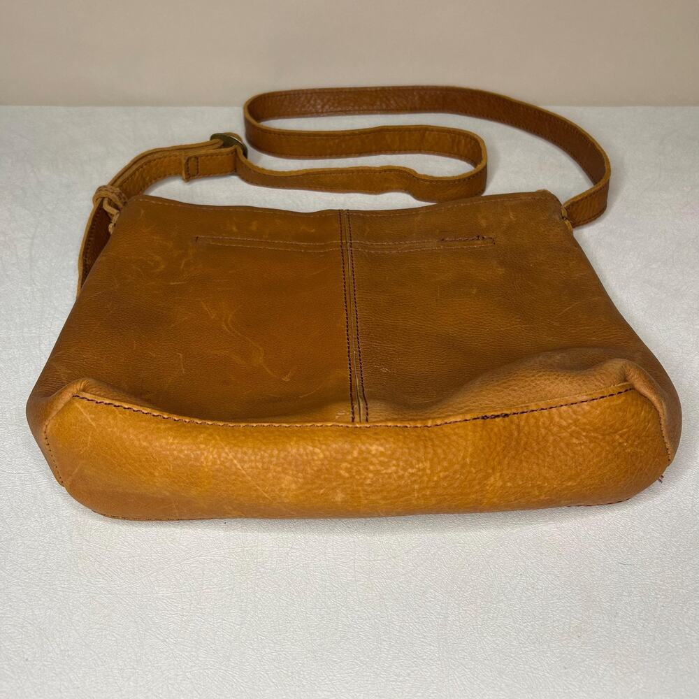 Duluth Trading Company Light Brown Full Grain Leather Crossbody Organizer Bag